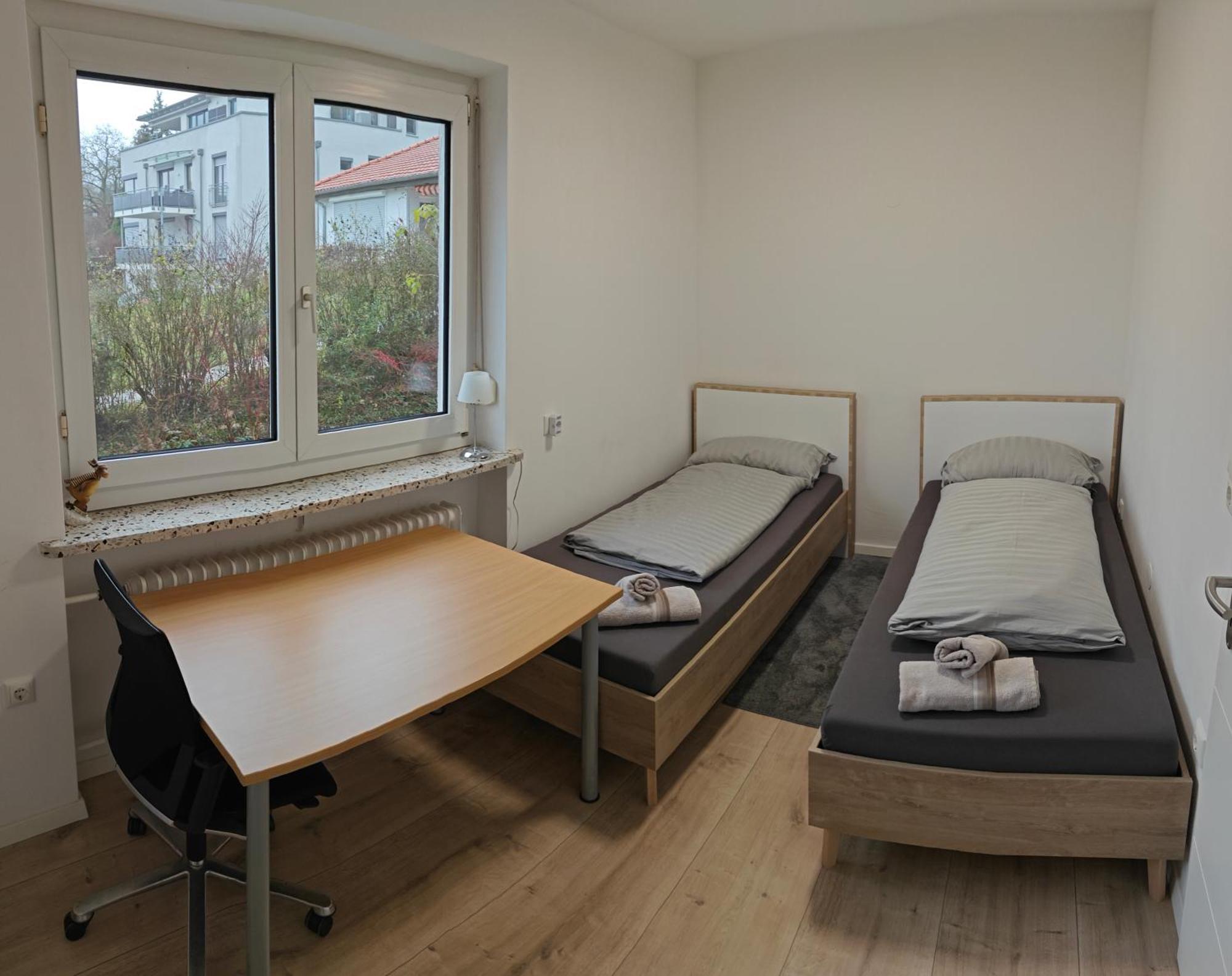 Ferienwohnung "Sorgenfrei" In Coburg ! - Im Eg Mit Privatparkplatz & Balkon Dış mekan fotoğraf
